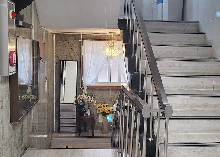 Sweet House Seoul, Line 2 & 5 - Direct To Hongdae Gangnam Herberg
