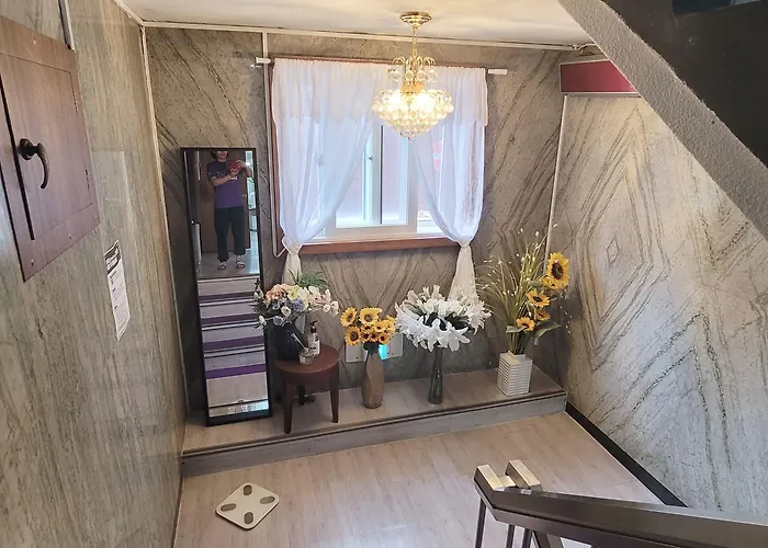 Herberg Sweet House Seoul, Line 2 & 5 - Direct To Hongdae Gangnam