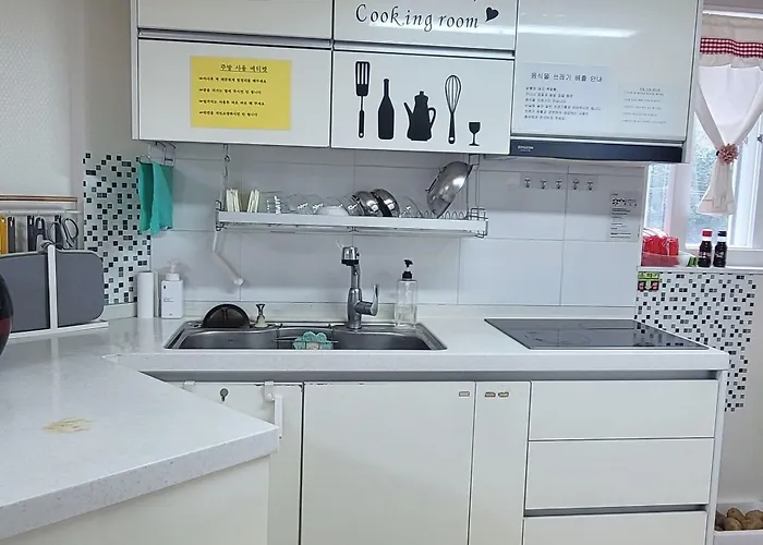 Sweet House Seoul, Line 2 & 5 - Direct To Hongdae Gangnam * Seoel