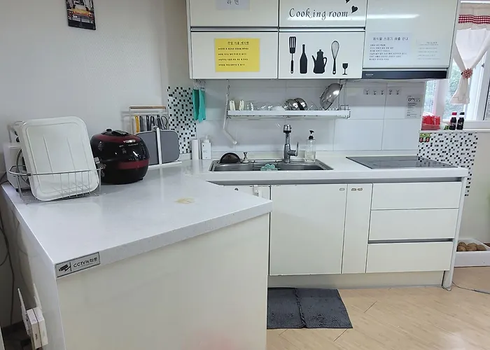 Herberg Sweet House Seoul, Line 2 & 5 - Direct To Hongdae Gangnam Seoel