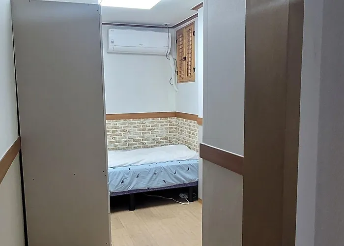 Sweet House Seoul, Line 2 & 5 - Direct To Hongdae Gangnam Herberg