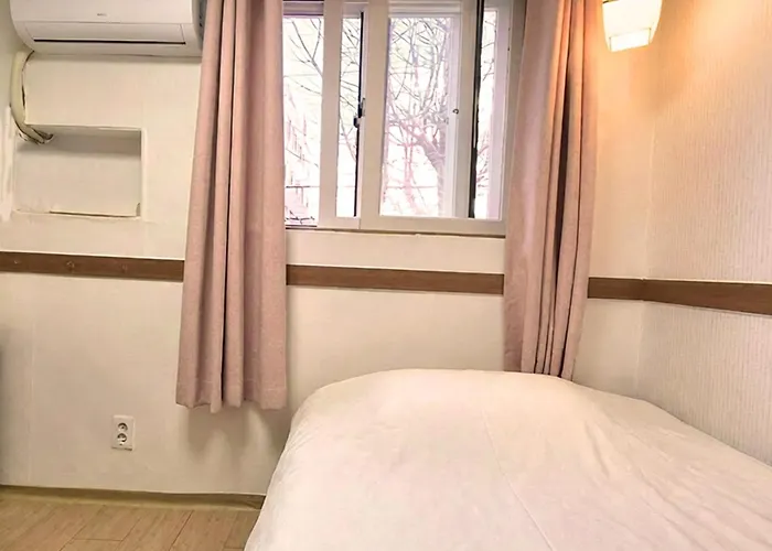 Herberg Sweet House Seoul, Line 2 & 5 - Direct To Hongdae Gangnam