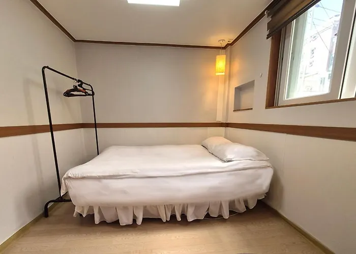 Herberg Sweet House Seoul, Line 2 & 5 - Direct To Hongdae Gangnam Seoel