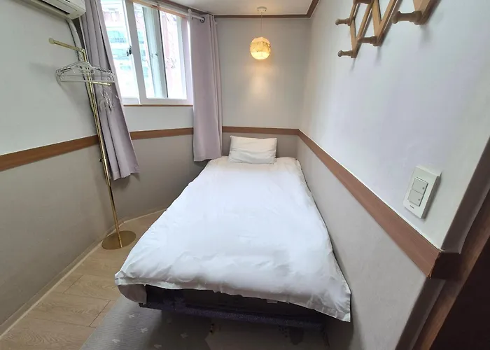 Herberg Sweet House Seoul, Line 2 & 5 - Direct To Hongdae Gangnam Seoel