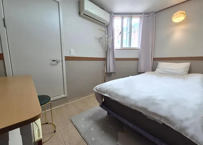 Herberg Sweet House Seoul, Line 2 & 5 - Direct To Hongdae Gangnam Seoel