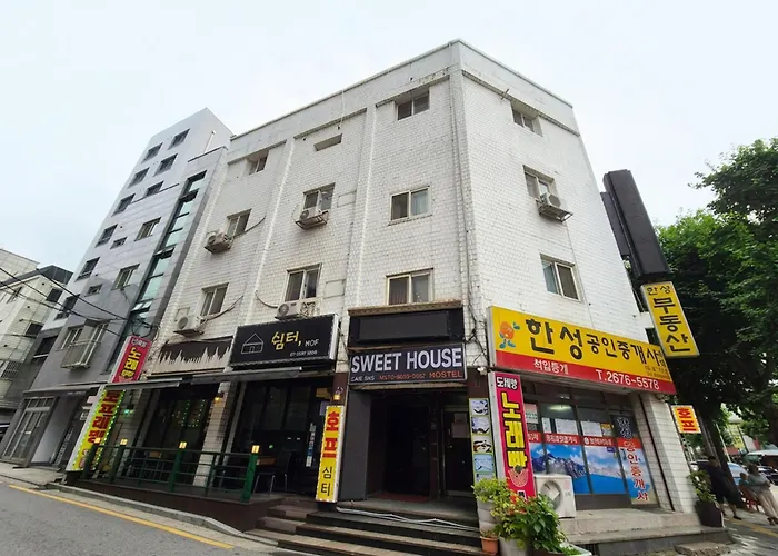 Sweet House Seoul, Line 2 & 5 - Direct To Hongdae Gangnam